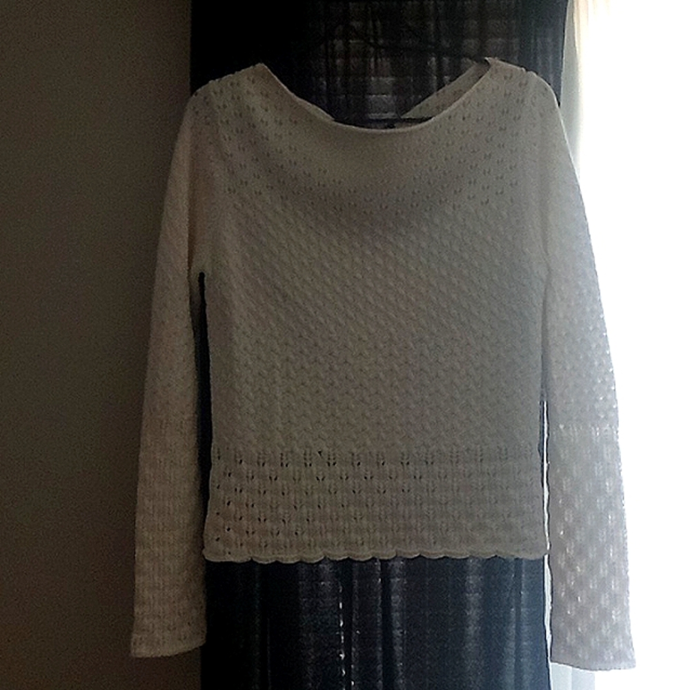White sweater - Picture 1 of 2